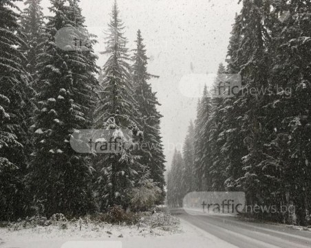 Заради снега: Затруднен трафик на 60 километра от Пловдив