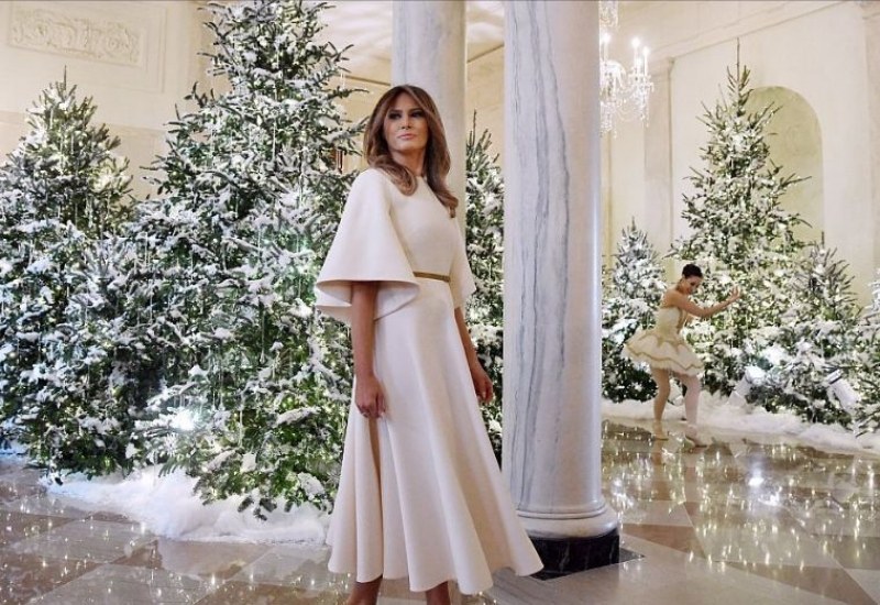 Вижте как украси Мелания Тръмп Белия дом за Коледа СНИМКИ