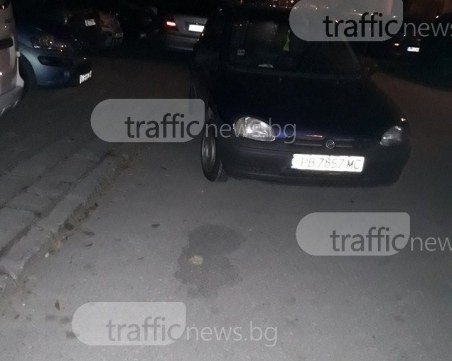 Безумие в Кючука! Корса паркира в средата на улицата, блокира десетки коли СНИМКИ