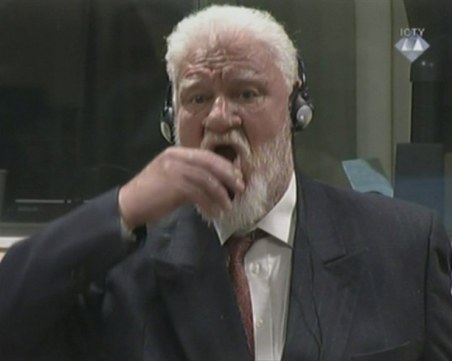 Бивш хърватски командир погълна отрова, след като чу присъдата в Хага ВИДЕО