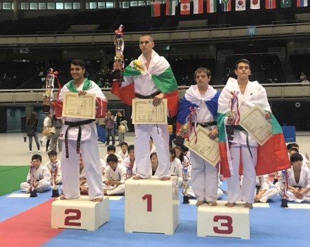 Васко Димитров от Садово покори световния връх в карате