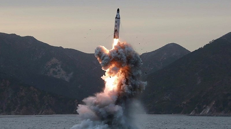 Поредна провокация: Нова балистична ракета излетя от Северна Корея