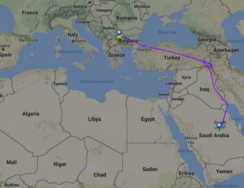 Вижте какви маневри е направил самолетът на Бойко Борисов, за да избегне Иран