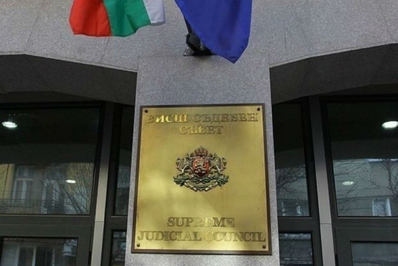 1000 лева за 8 дни взимат чистачките на ВСС