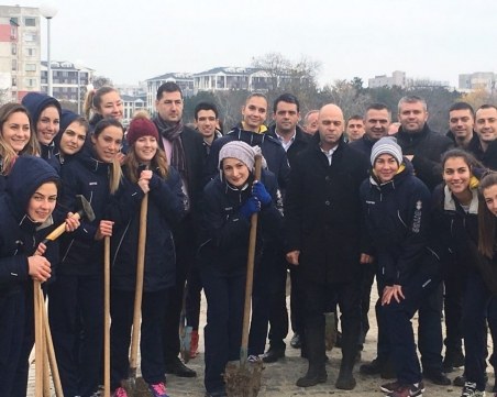 50 000 лева помощ за волейболната Марица – малко са, трябват още 100 000 СНИМКИ