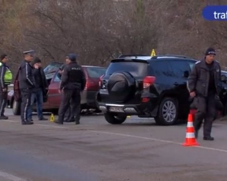 ВИДЕО от тежката катастрофа край Панагюрище, при която загина жена, а детето й е в болница