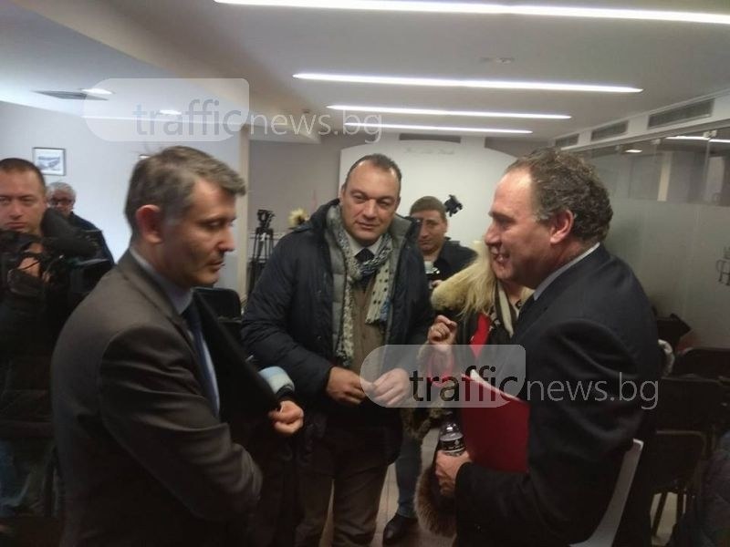 Италианските кандидат-купувачи на Локо Пловдив говориха много, но не казаха нищо СНИМКИ