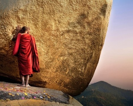 Монах от Тибет се самозапали