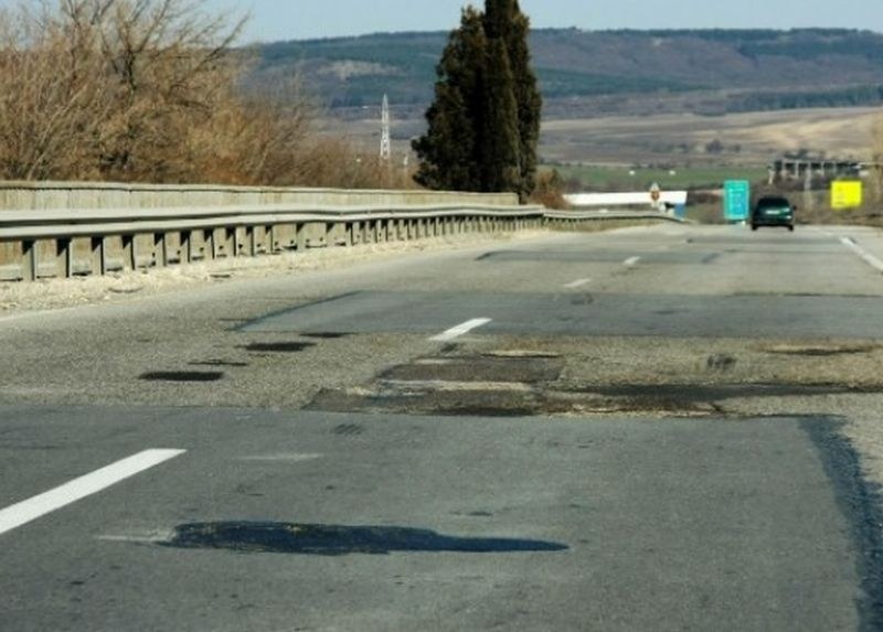 Ограничиха движението при 13-ти километър в посока Пловдив на магистрала “Тракия“