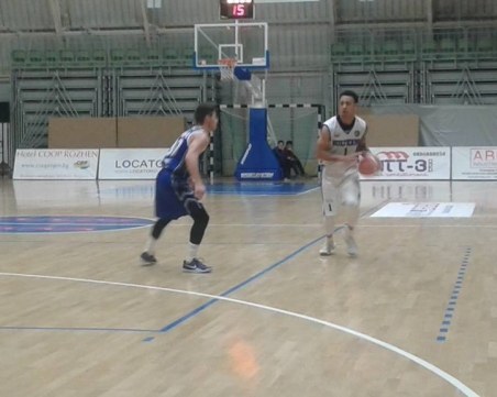 Академик Бултекс 99 отнесе Спартак Пл със силна защита и 15 тройки