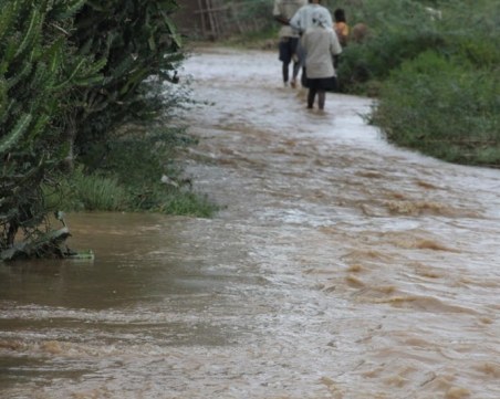 Бедствено положението край Кюстендил, десетки домове се наводниха и в столицата