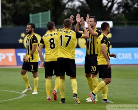 Ботев с пето поредно равенство, Неделев се контузи