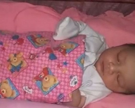 Да се родиш при изригване на вулкан: Историята на българчето Аурора