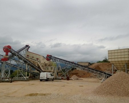 Стоят ли бизнес интереси зад протестите срещу кариерата в Куртово Конаре?