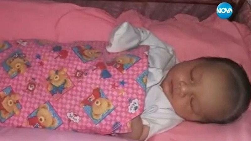 Да се родиш при изригване на вулкан: Историята на българчето Аурора