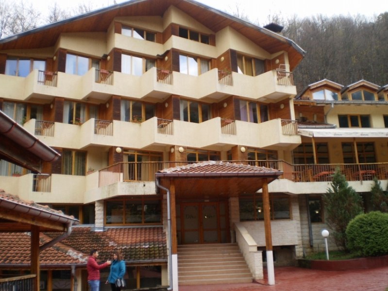 30 български хотела се продават на търг! Има в Пампорово и по морето