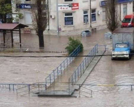 Бедственото положение в Смолян продължава, реките бавно спадат