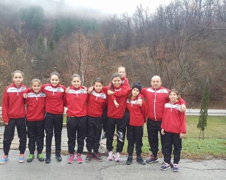 ФК ЕНКО победи шампиона, но остана 4-ти на турнир при момичетата