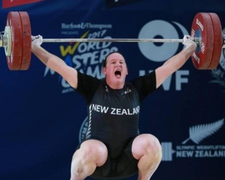 Скандал в щангите: Транссексуална състезателка е фаворитка за златото