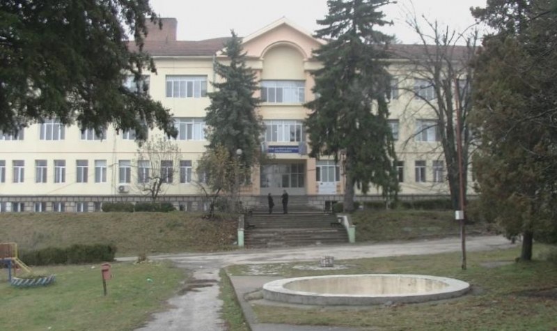 Лекари на протест, не са взимали заплата от една година