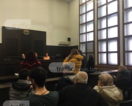 Шизофренично! Катя Лерца признава, че е убила полицая, но не била виновна СНИМКИ