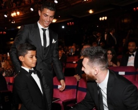 Синът на Роналдо е поклонник на Меси