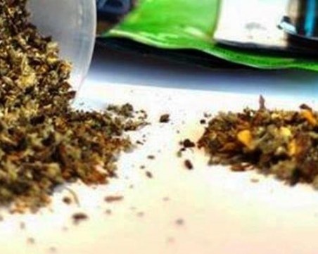 Ученици си поръчват в нета от смъртоносния китайски чай