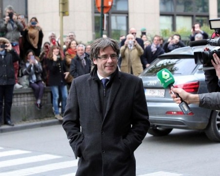 В Каталуния се готвят за избори, водещите кандидати в ареста