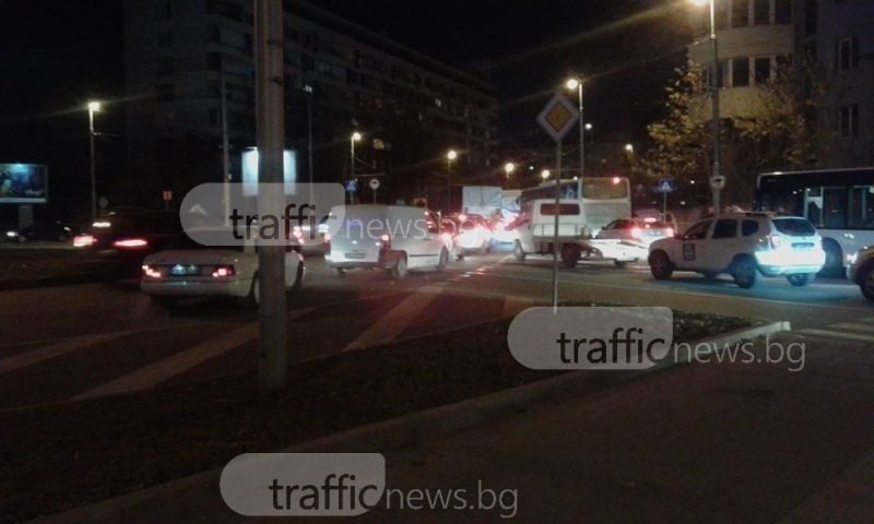 Рекордна колона от коли в Пловдив! Половината град е затапен СНИМКИ