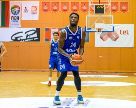 Още един американец в баскетболния Академик Бултекс 99