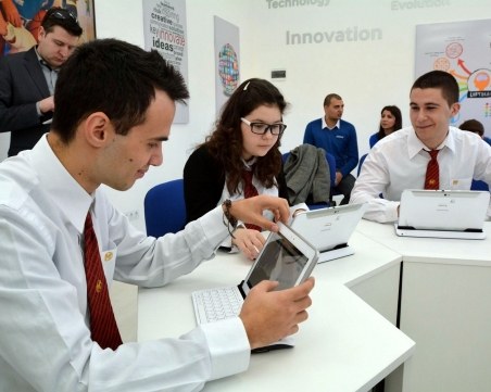 Пловдив с престижно участие: Иска да стане столица на дигиталното образование, хартиените учебници отиват в миналото