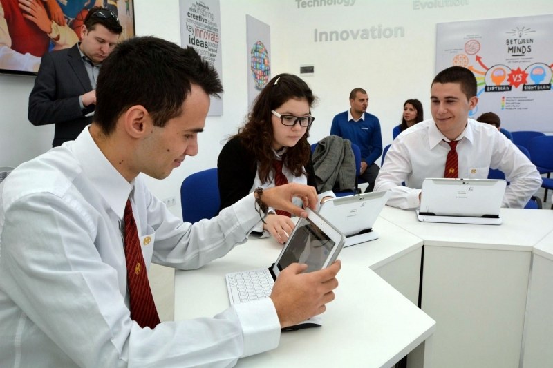 Пловдив с престижно участие: Иска да стане столица на дигиталното образование, хартиените учебници отиват в миналото