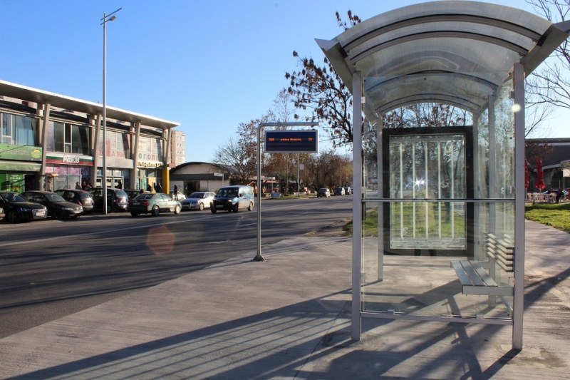 Поставиха нови заслони на автобусни спирки в два пловдивски квартала