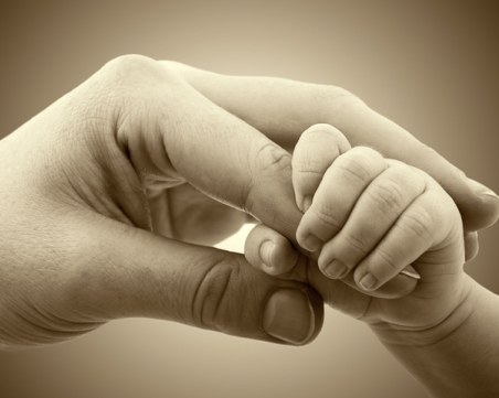 Настаняват в приемно семейство изоставеното 8-месечно бебе