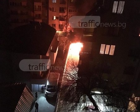 Мъж с маска запали пет автомобила в Кършияка! СНИМКИ и ВИДЕО