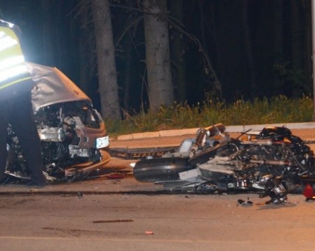 Млад моторист загина край Кърджали при тежък сблъсък с фолксваген