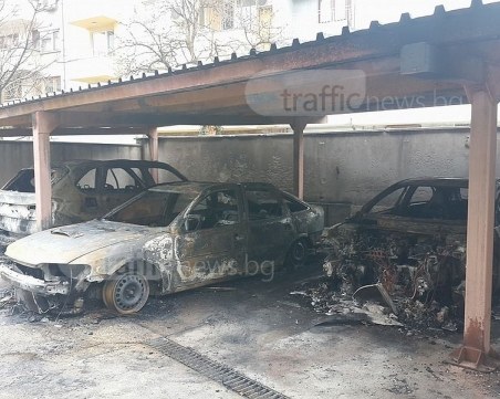 Собствениците на запалената кола: Не знаем защо е палежът, не дължим пари на никого ВИДЕО+СНИМКИ
