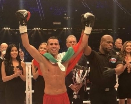 Историческо! Наш кикбоксьор ще се бие за световна титла