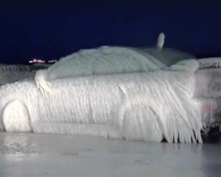 Лед в ключалката на колата? Има начин да отворим, ето няколко трика за шофьорите