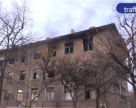 Опожарената сграда в Изгрев – свърталище на наркомани и проститутки ВИДЕО