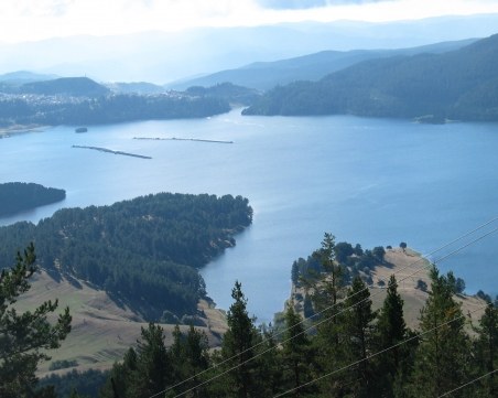 Спасители извадиха пияни студенти от язовир “Доспат“