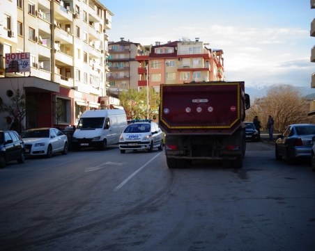 Камион уби 19-годишна студентка на пешеходна пътека СНИМКА