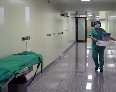 Мъж почина в коридор на болница в Пловдивско, нямало кой да го настани