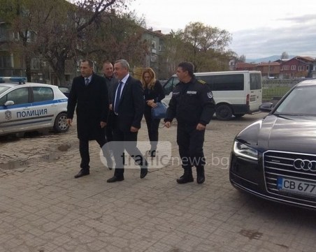 Шекера трябва да е по-спокойно място – вицепремиер открива полицейска приемна
