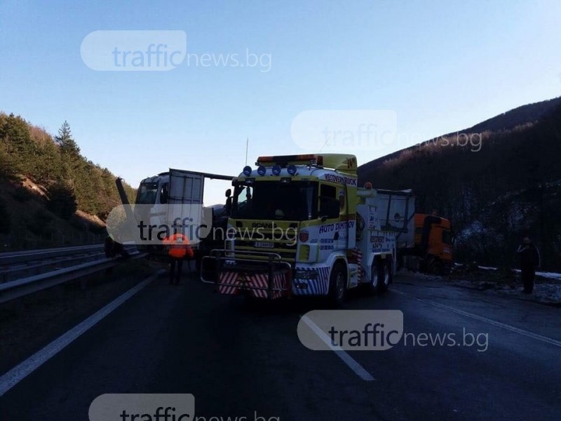 Мелето с тирове блокира магистрала Тракия към Пловдив СНИМКИ