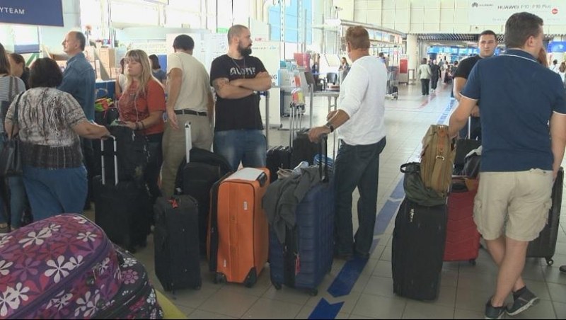 Над 100 българи останаха блокирани на летището във Франкфурт