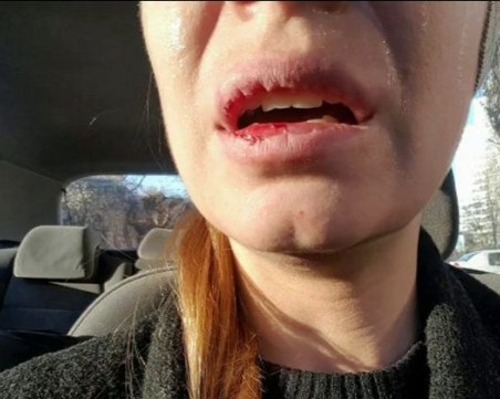 Побой заради засичане на пътя! Мъж скочи на жена ВИДЕО