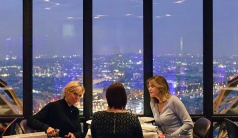 Деси Радева и френската първа дама с обяд на Айфеловата кула