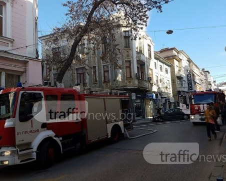 Къщата до Кукления, която горя днес, е част от групов паметник на културата