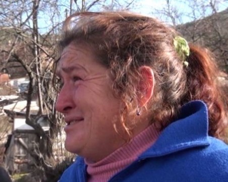 Пожар остави без дом семейство с две болни деца в Карловско